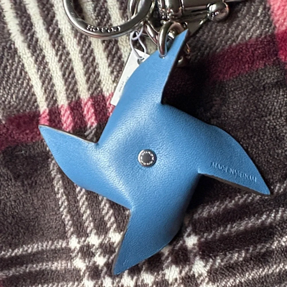 Coach novelty Leather Pinwheel Keychain - Picture 6 of 6